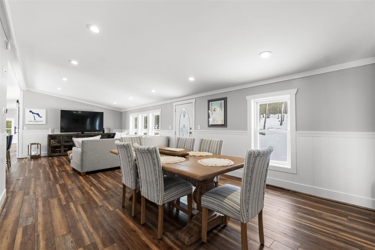 4136 Lakeshore Road