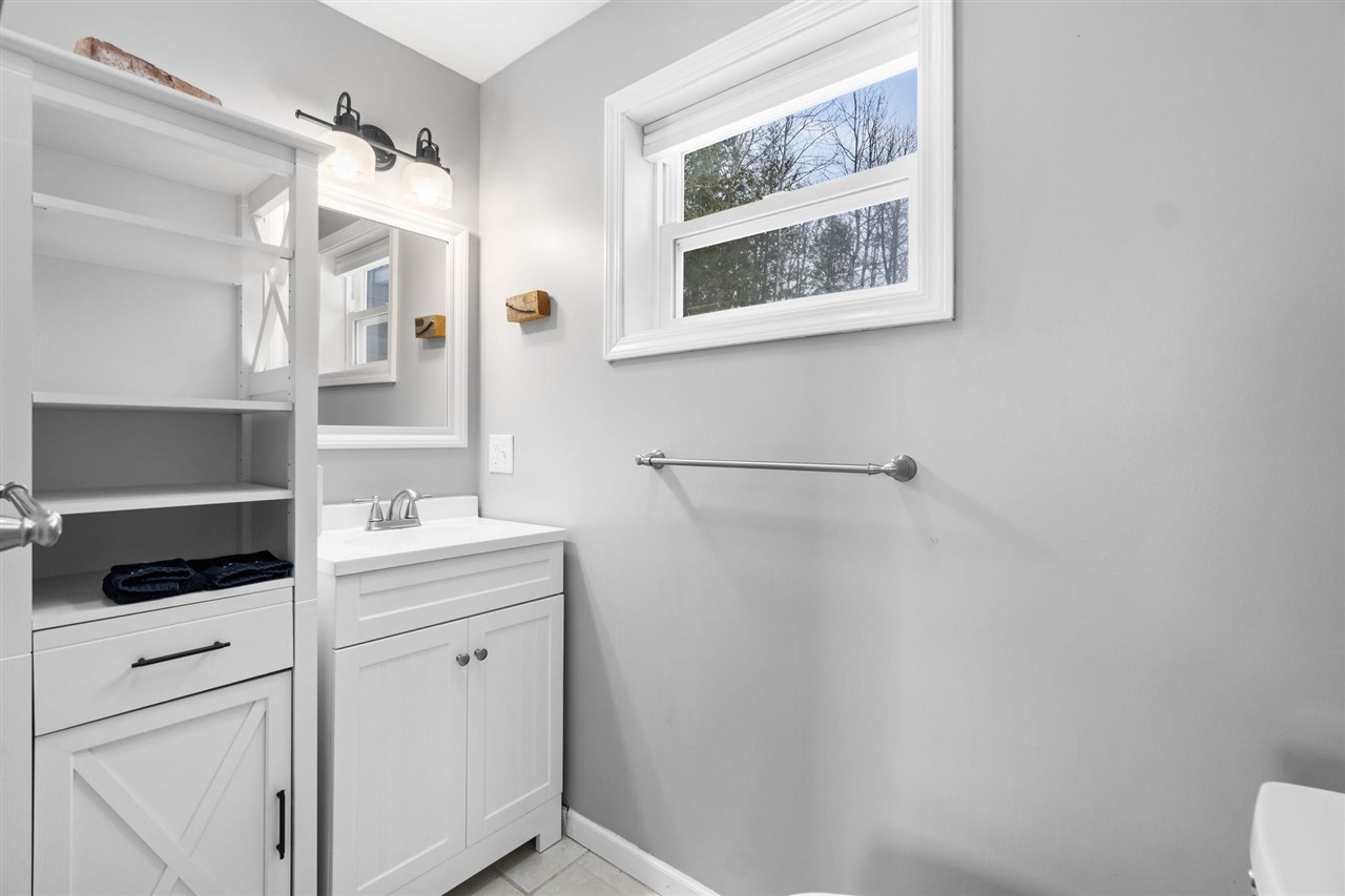 4136 Lakeshore Road