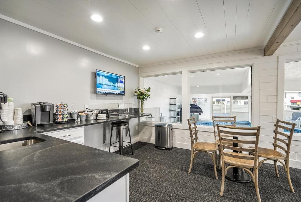 101 Michigan Avenue Unit: 210