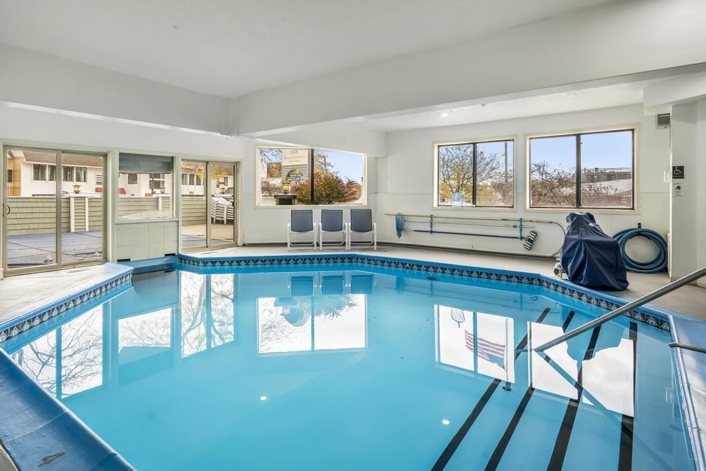 101 Michigan Avenue Unit: 210