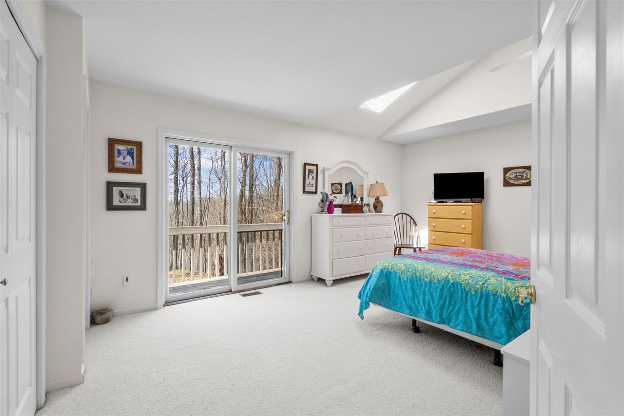 1826 Bluffs Edge