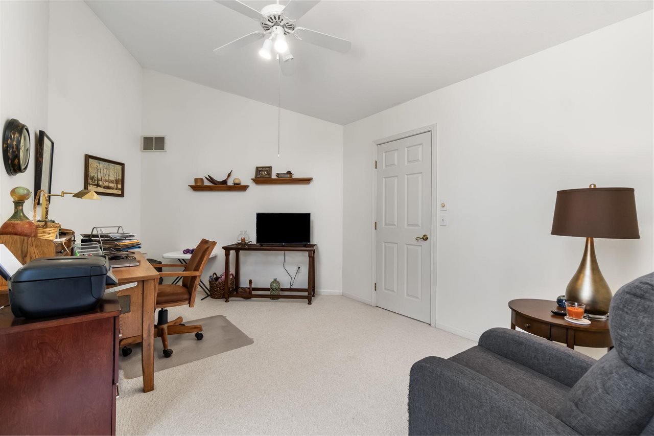 1826 Bluffs Edge