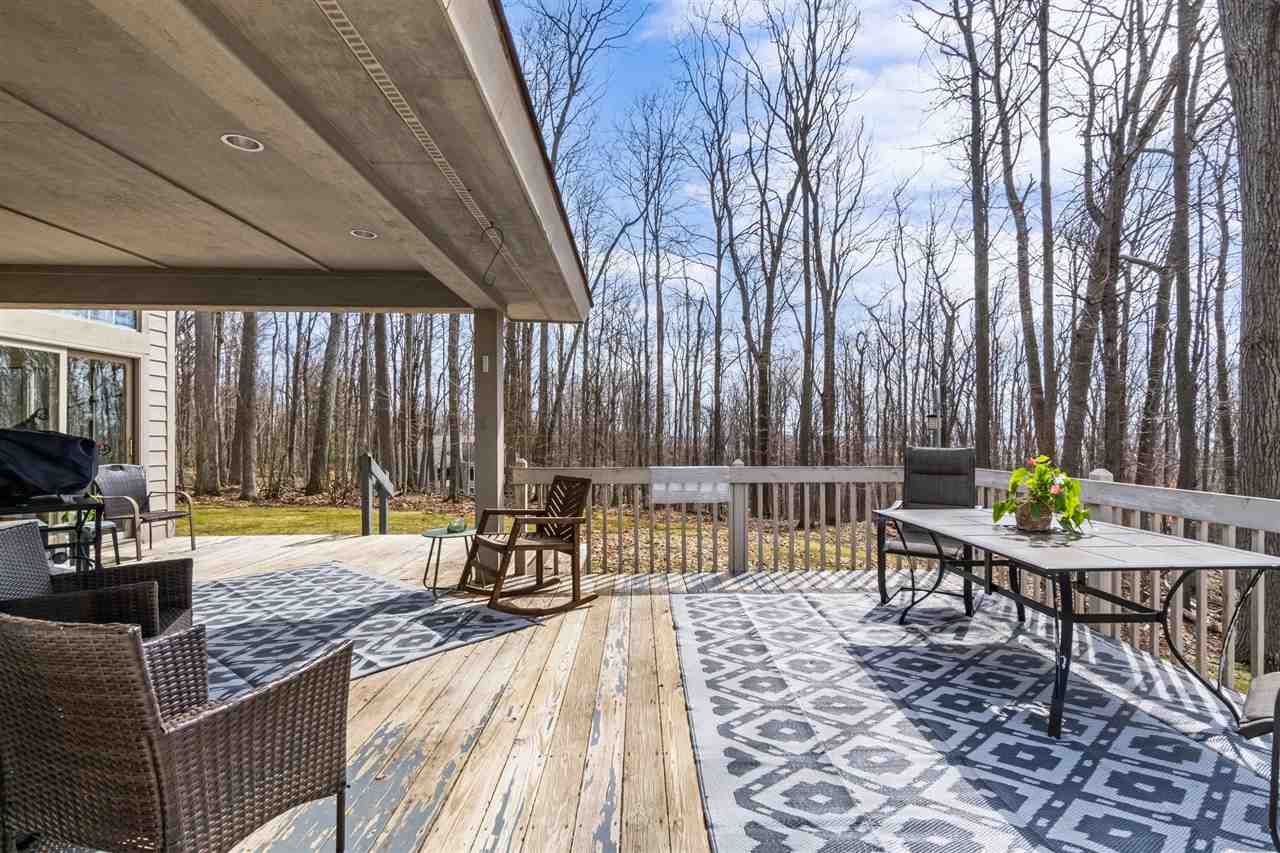 1826 Bluffs Edge
