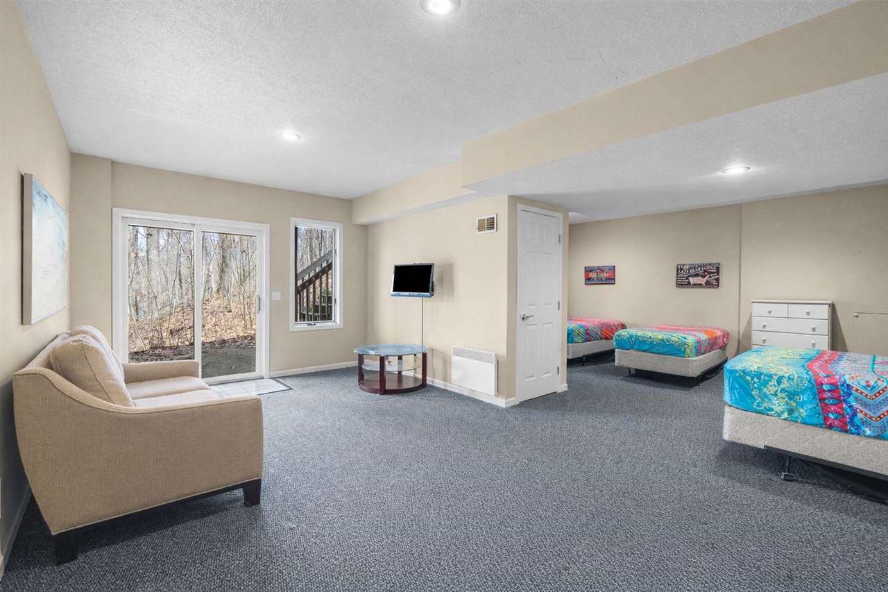 1826 Bluffs Edge