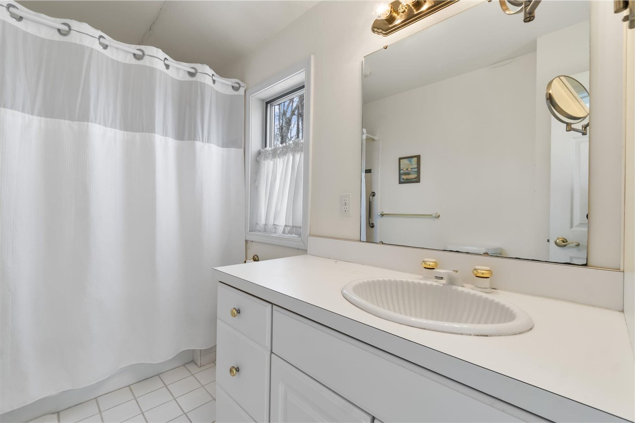 1826 Bluffs Edge