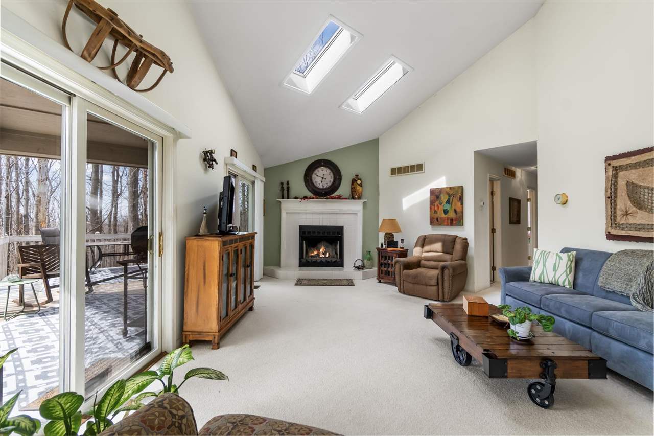 1826 Bluffs Edge