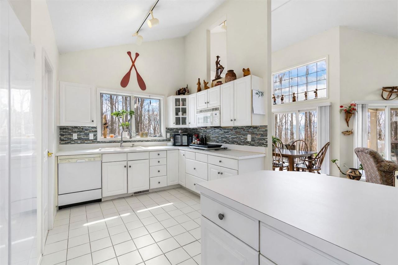 1826 Bluffs Edge