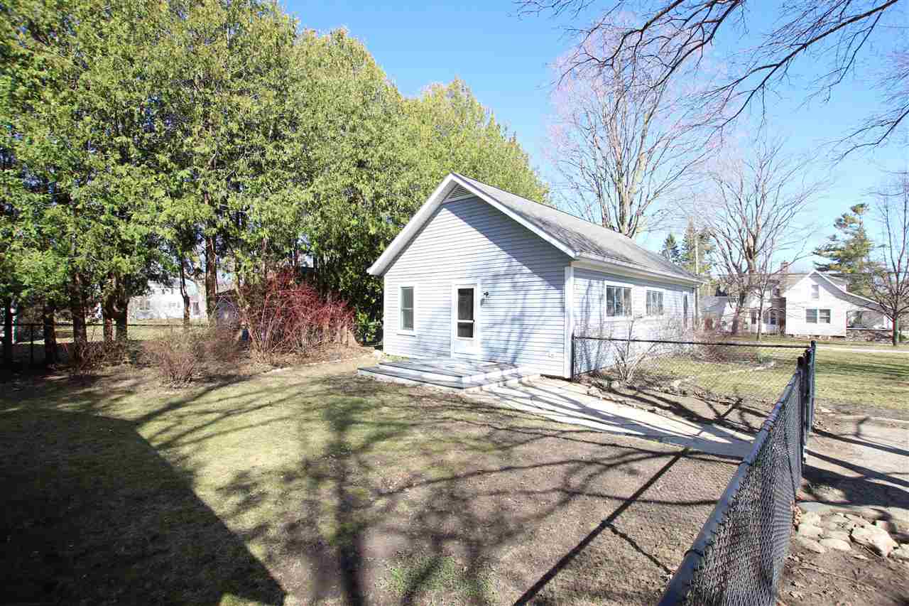 400 W Upright Street