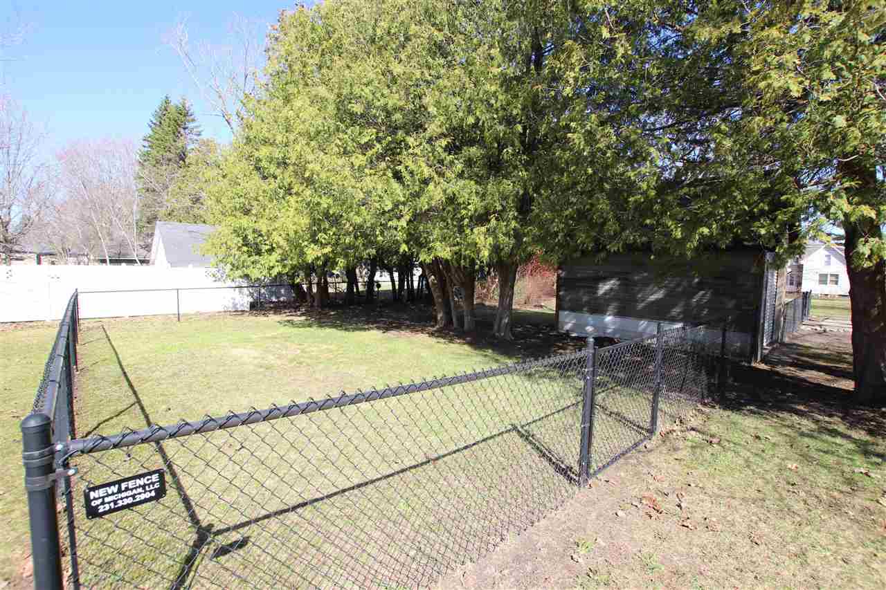 400 W Upright Street
