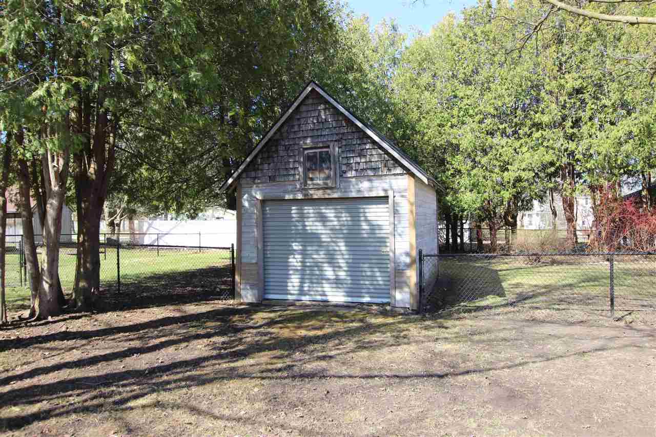 400 W Upright Street