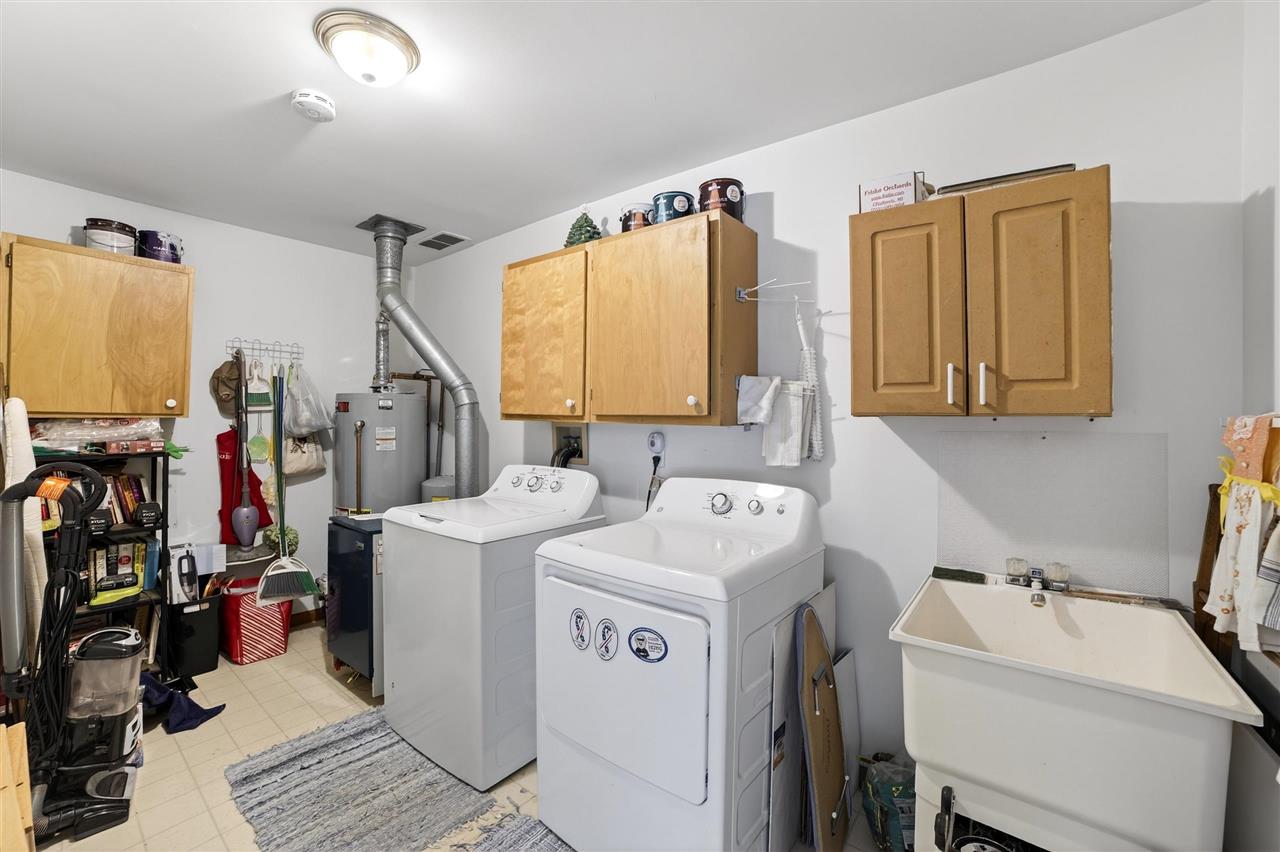 8945 Mercer