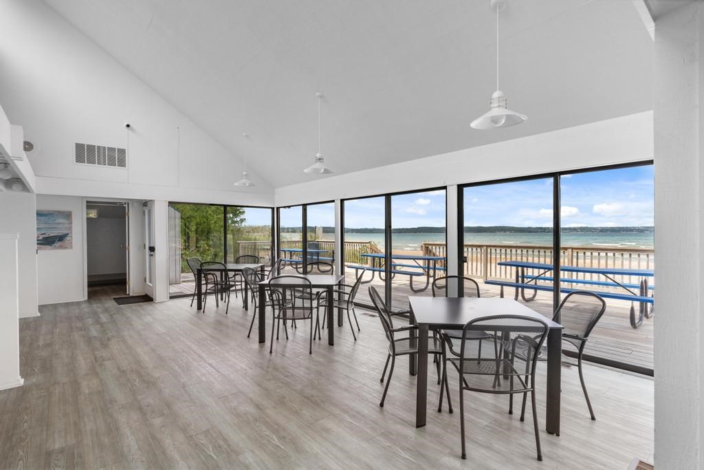 277 E Harbor Drive Unit: 1