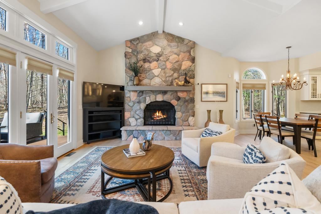 2412 Greenbriar
