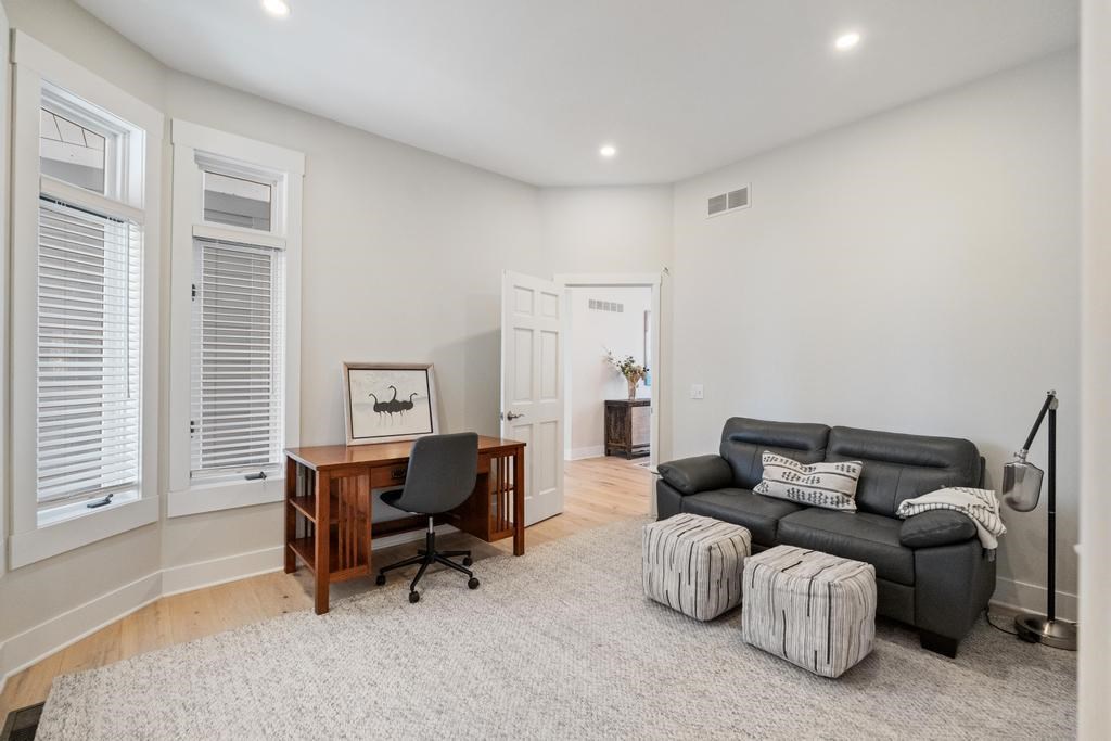 2412 Greenbriar