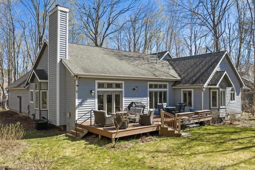 2412 Greenbriar