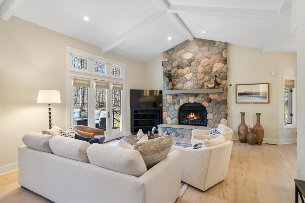 2412 Greenbriar