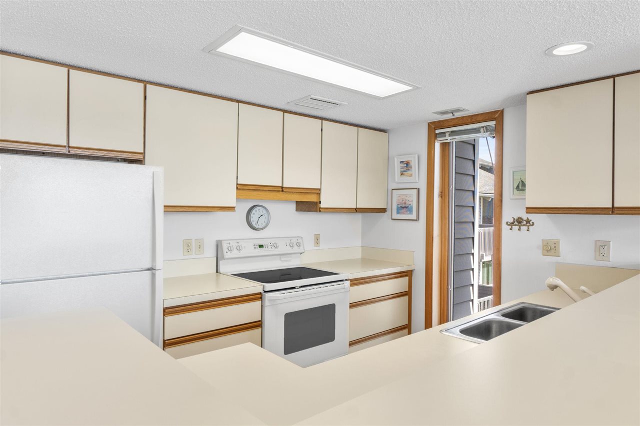 799 N Lake Street Unit: B