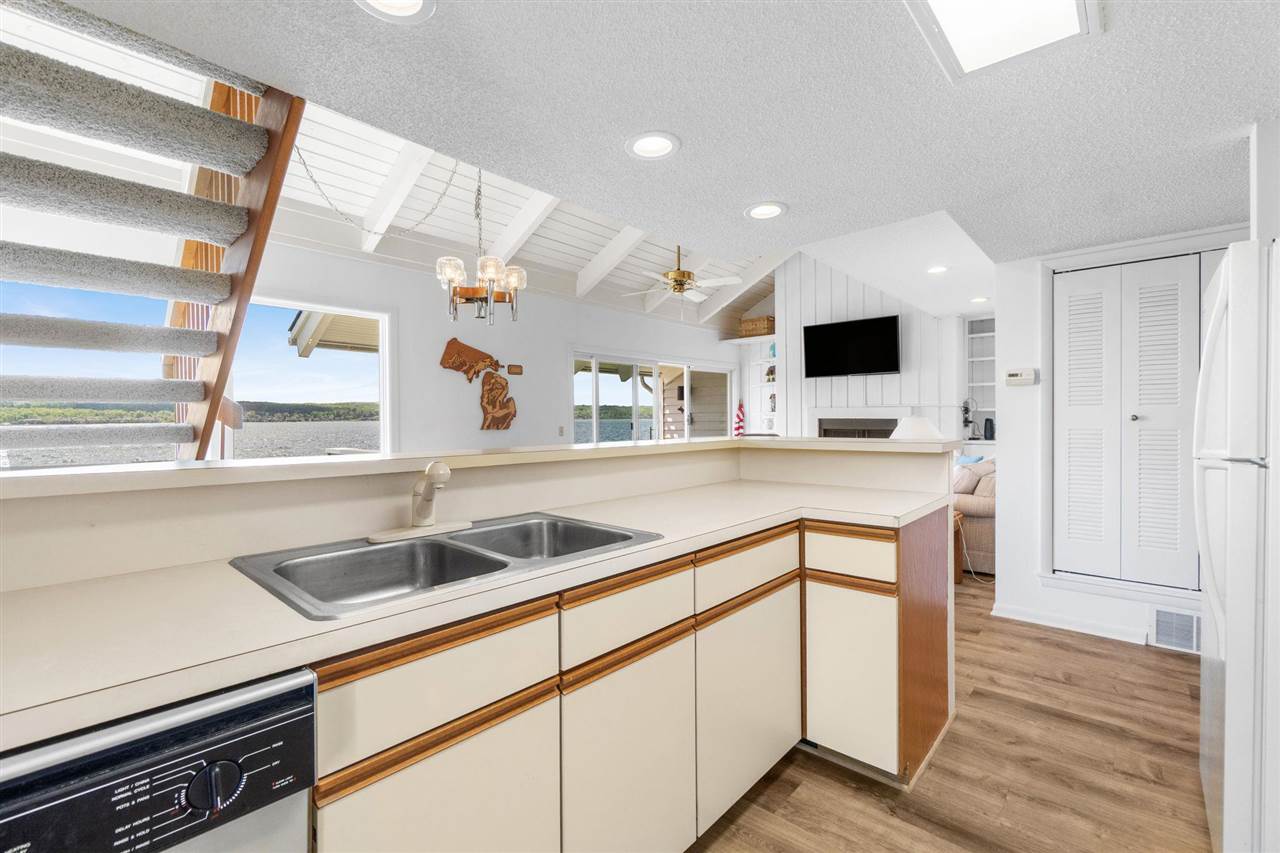 799 N Lake Street Unit: B