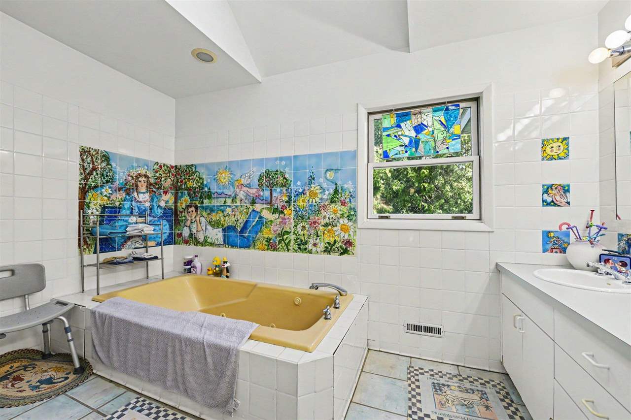 106 Overlook Drive