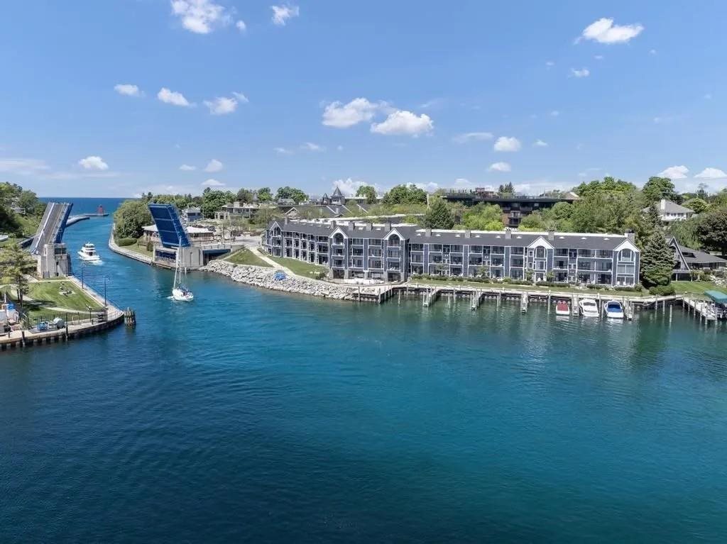 100 Michigan Avenue Unit: #117 D