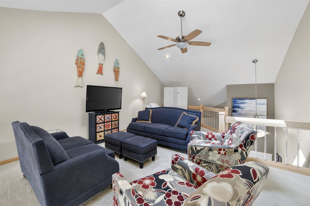 6040 Pine Lake Club Unit: 20/54