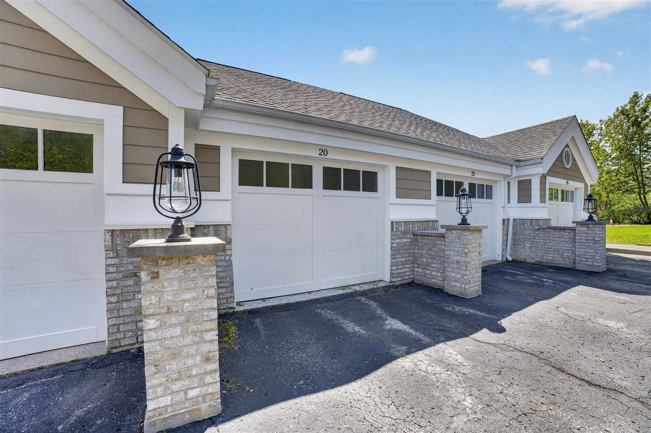 6040 Pine Lake Club Unit: 20/54