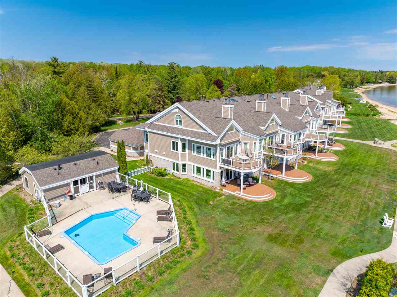 6040 Pine Lake Club Unit: 20/54