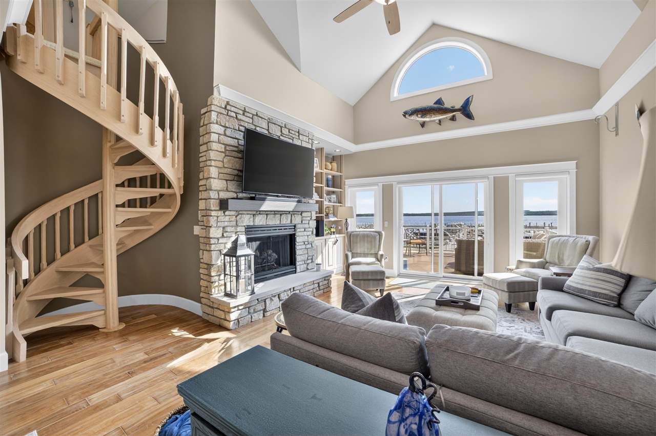 6040 Pine Lake Club Unit: 20/54