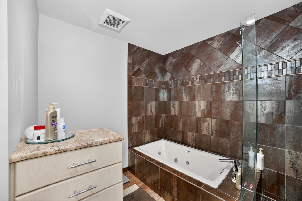 6040 Pine Lake Club Unit: 20/54