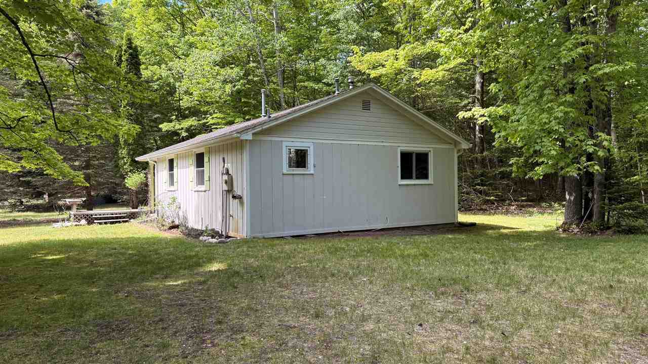 12851 Manitou Trail