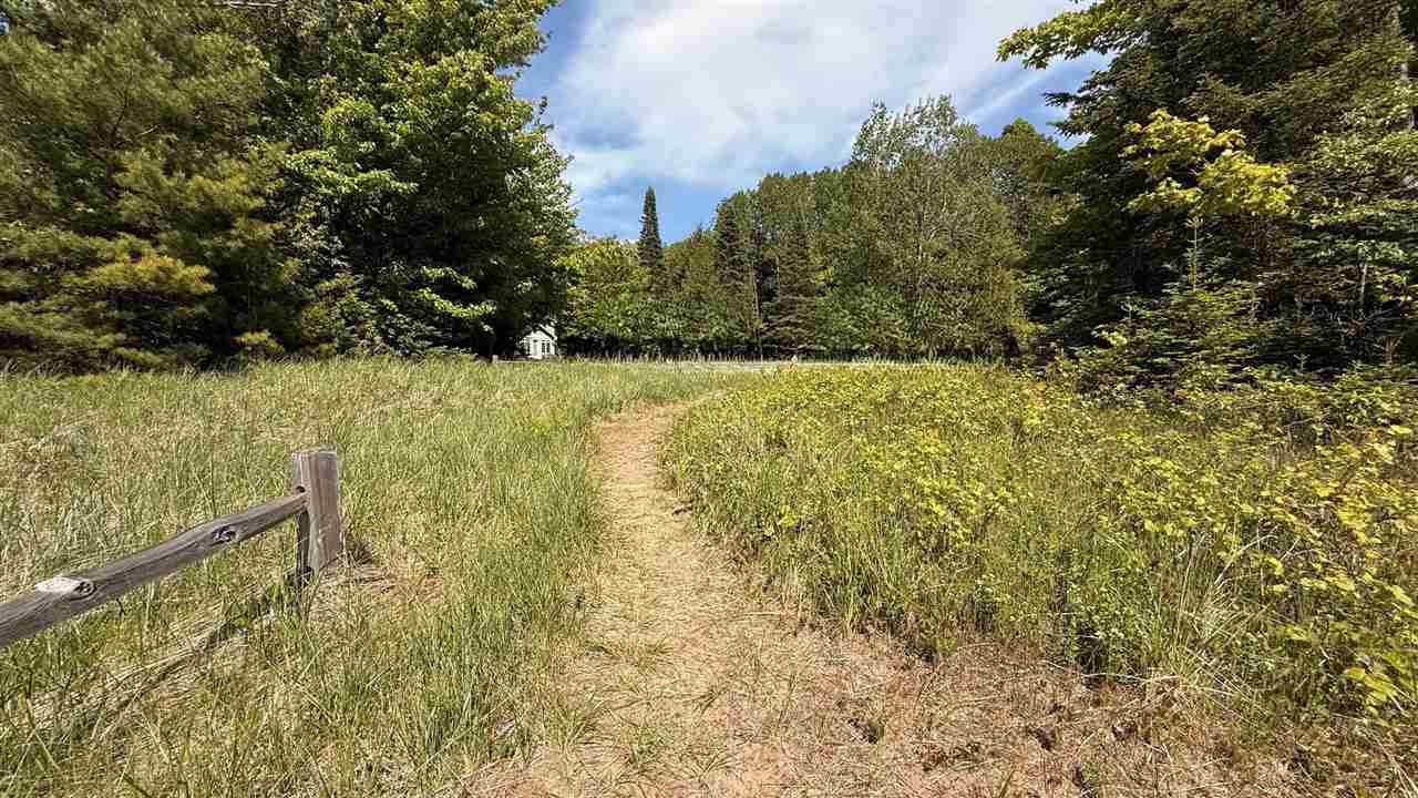 12851 Manitou Trail