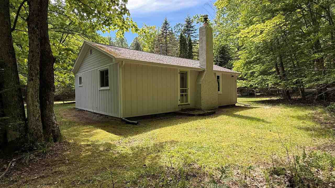 12851 Manitou Trail