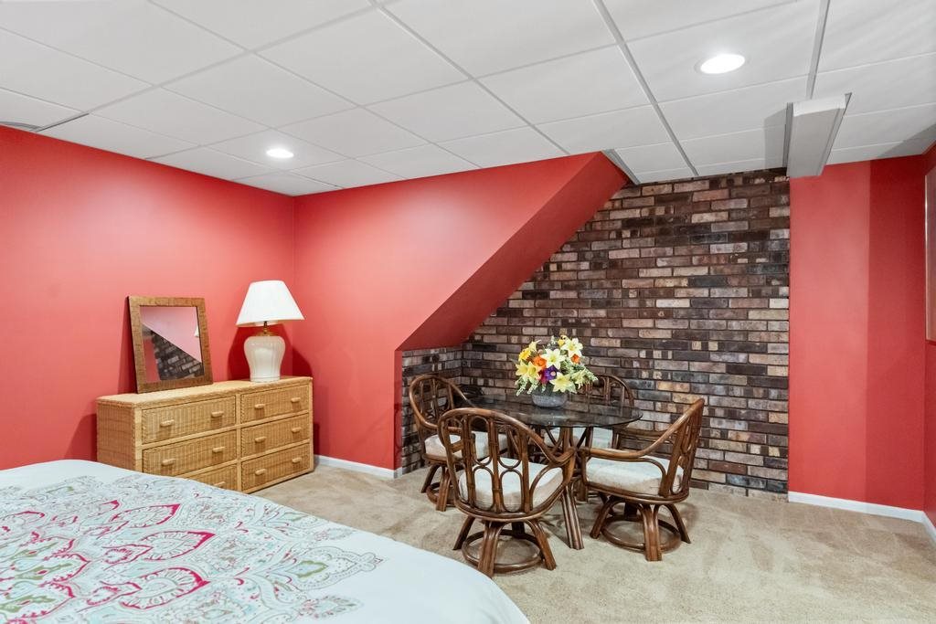 1595 Broken Bow