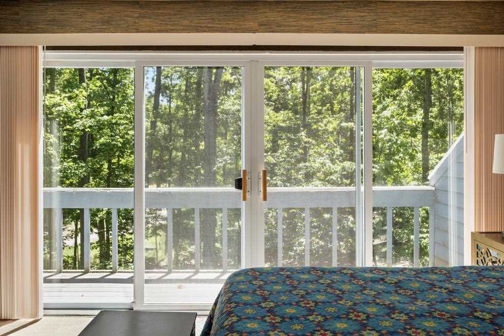 1595 Broken Bow