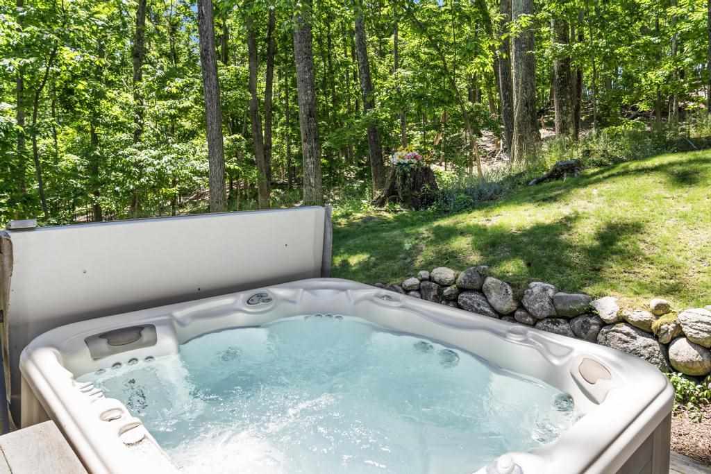 1595 Broken Bow