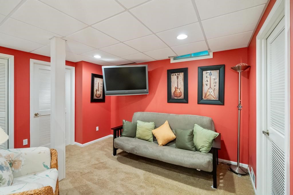 1595 Broken Bow
