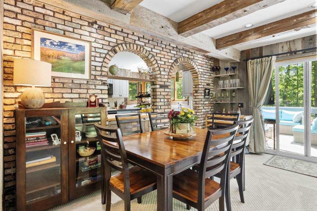 1595 Broken Bow