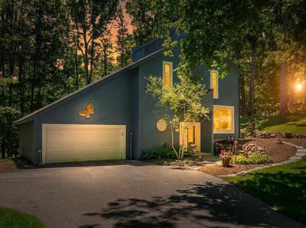 1595 Broken Bow