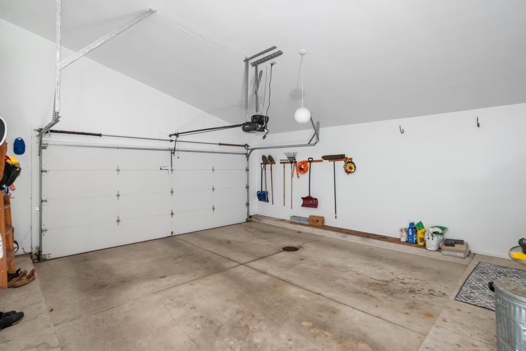 1595 Broken Bow