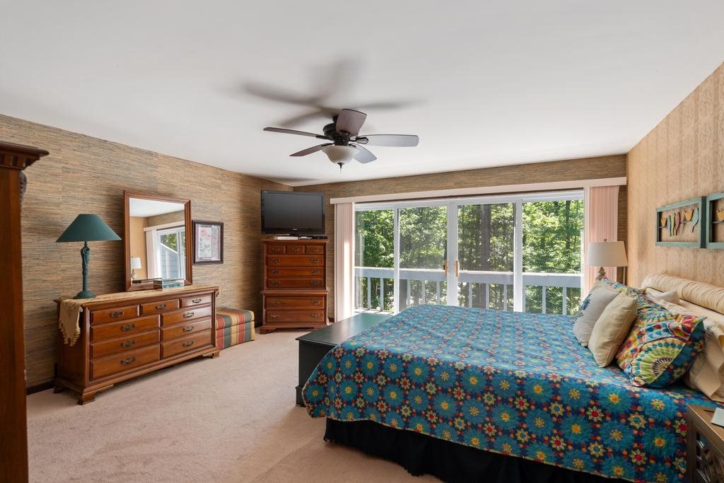1595 Broken Bow