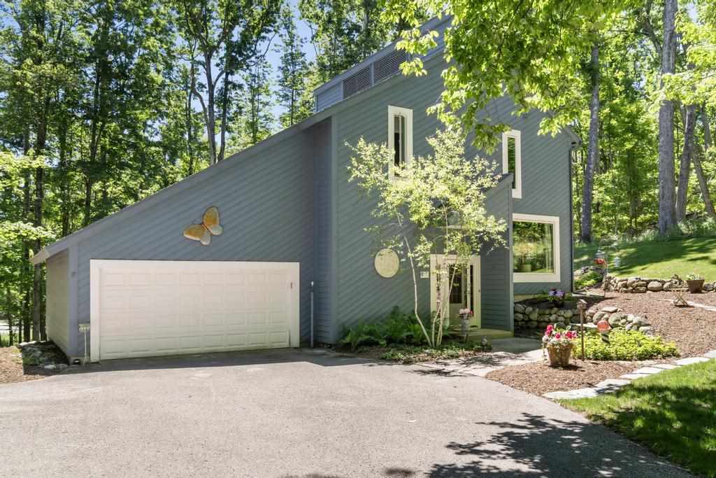 1595 Broken Bow