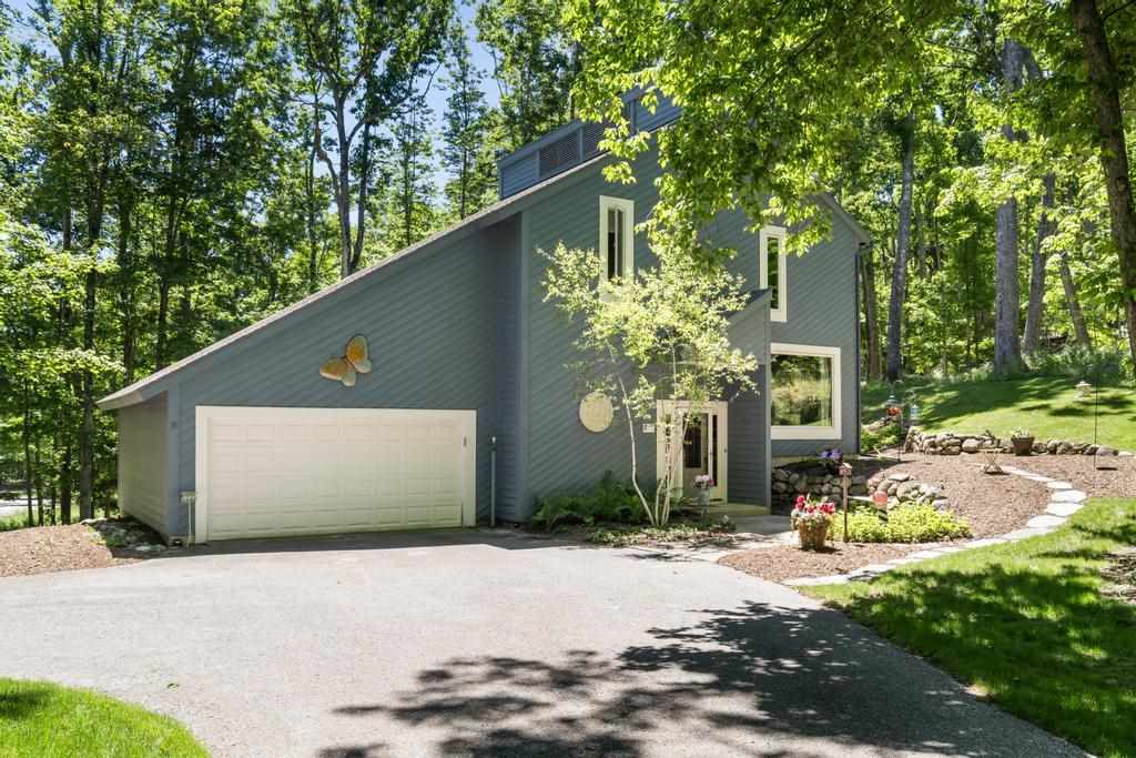 1595 Broken Bow