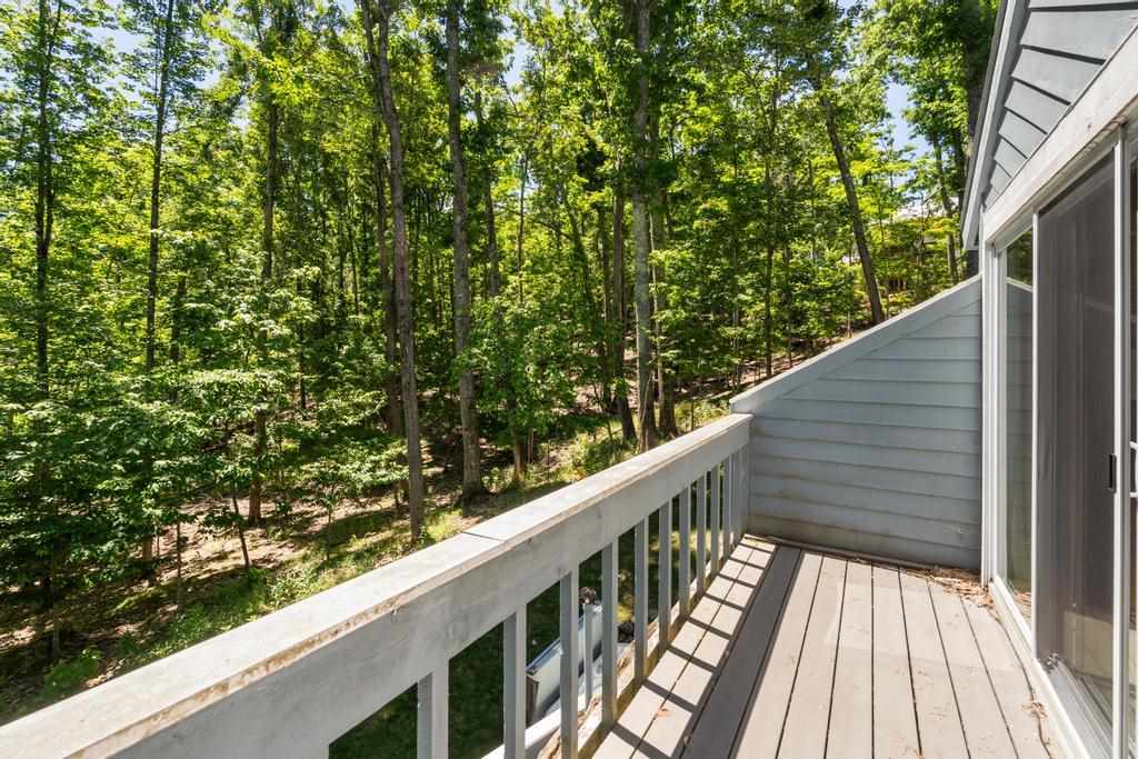 1595 Broken Bow