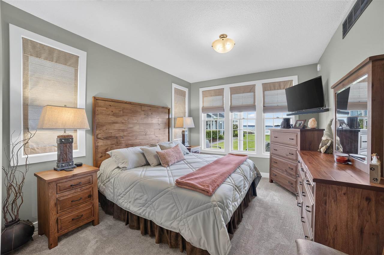 212 Front Street Unit: 5