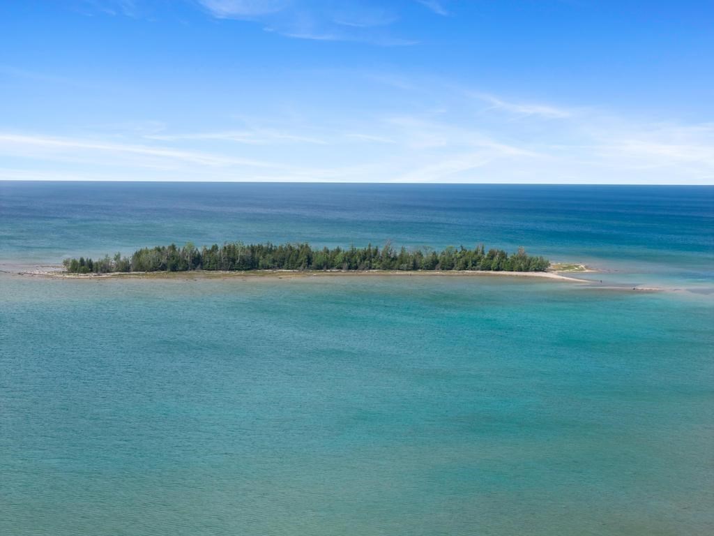04883 LakeShore Drive