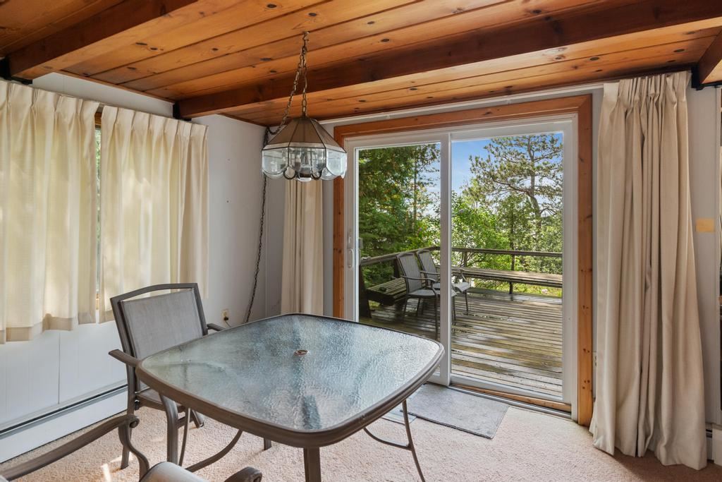 04883 LakeShore Drive