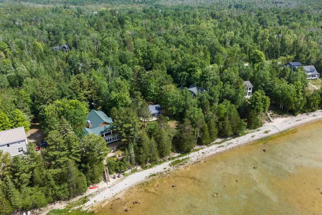 04883 LakeShore Drive