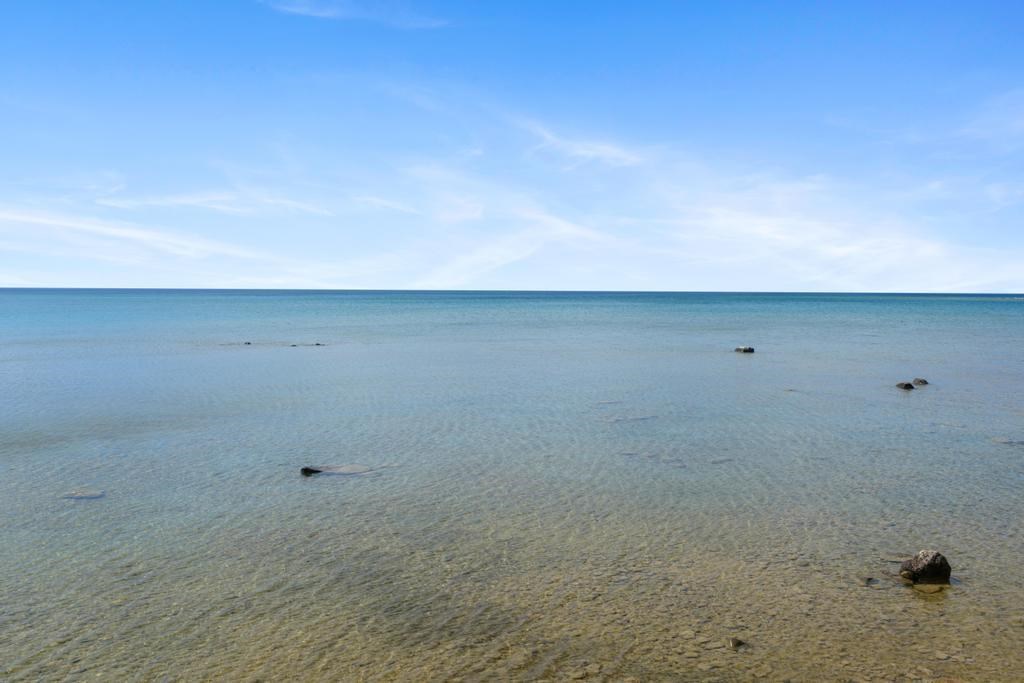 04883 LakeShore Drive