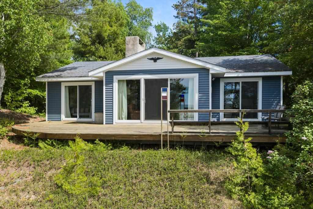04883 LakeShore Drive