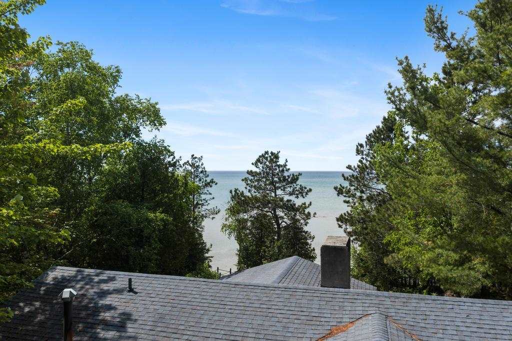 04883 LakeShore Drive